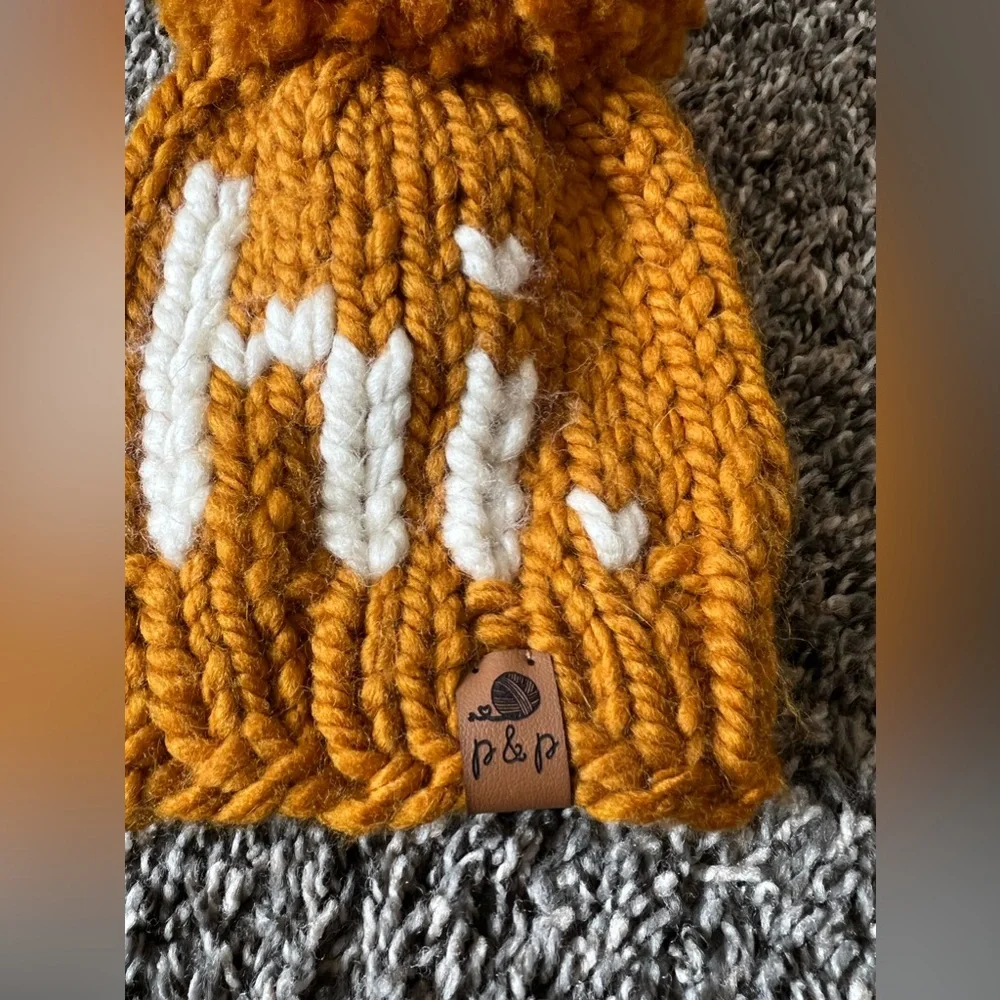 Pine & Poppy NWOT Infant Baby Butterscotch Knit Pom Pom Beanie‎ Cap Newborn Size